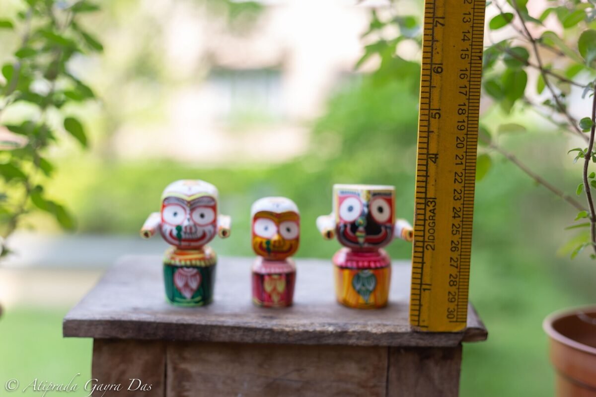 4' inches Jagannath Baladev and Subhadra +2 dreeses hand made !!! Hare Krishna, Krishna things, Holy Name Jagannath