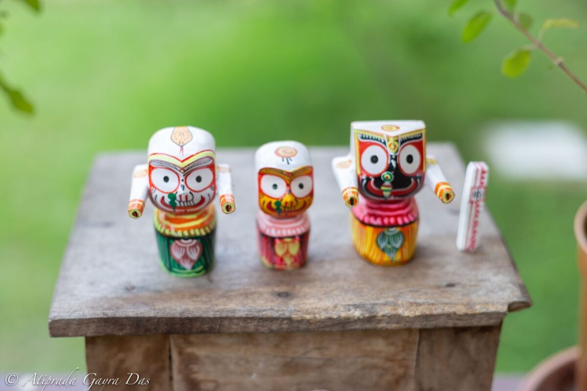 4' inches Jagannath Baladev and Subhadra +2 dreeses hand made !!! Hare Krishna, Krishna things, Holy Name Jagannath