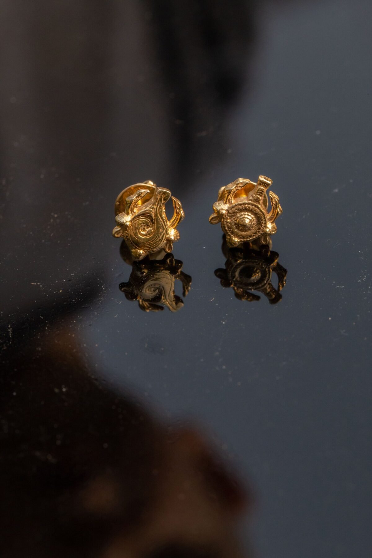 Gold earrings Shankar and Conch Mahaprasad from Mayapur, Radhe Style, Hare Krishna