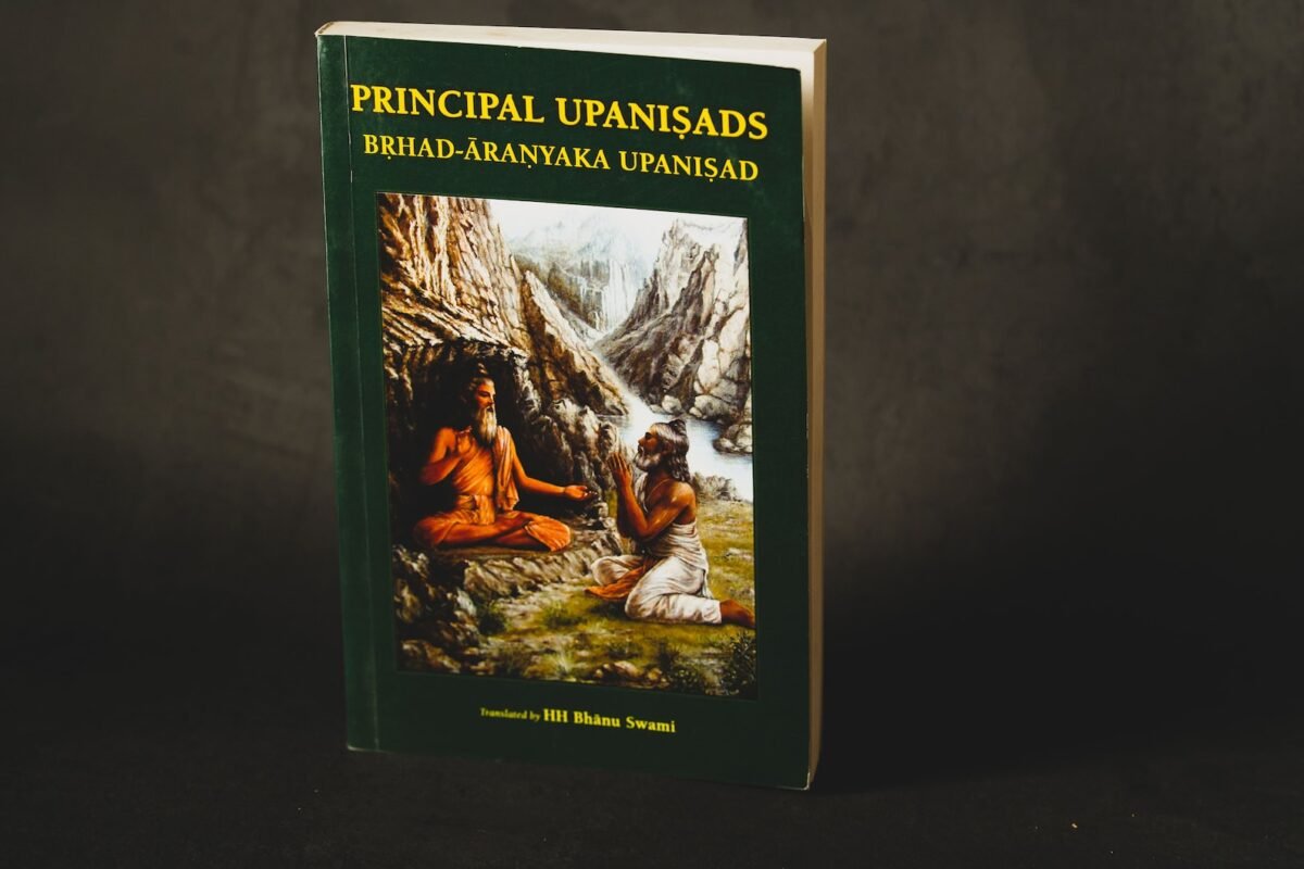 Brhad-Arnayaka Upanisad, Principal Upanisads, Translated by HH Bhanu Swami, Vedic book