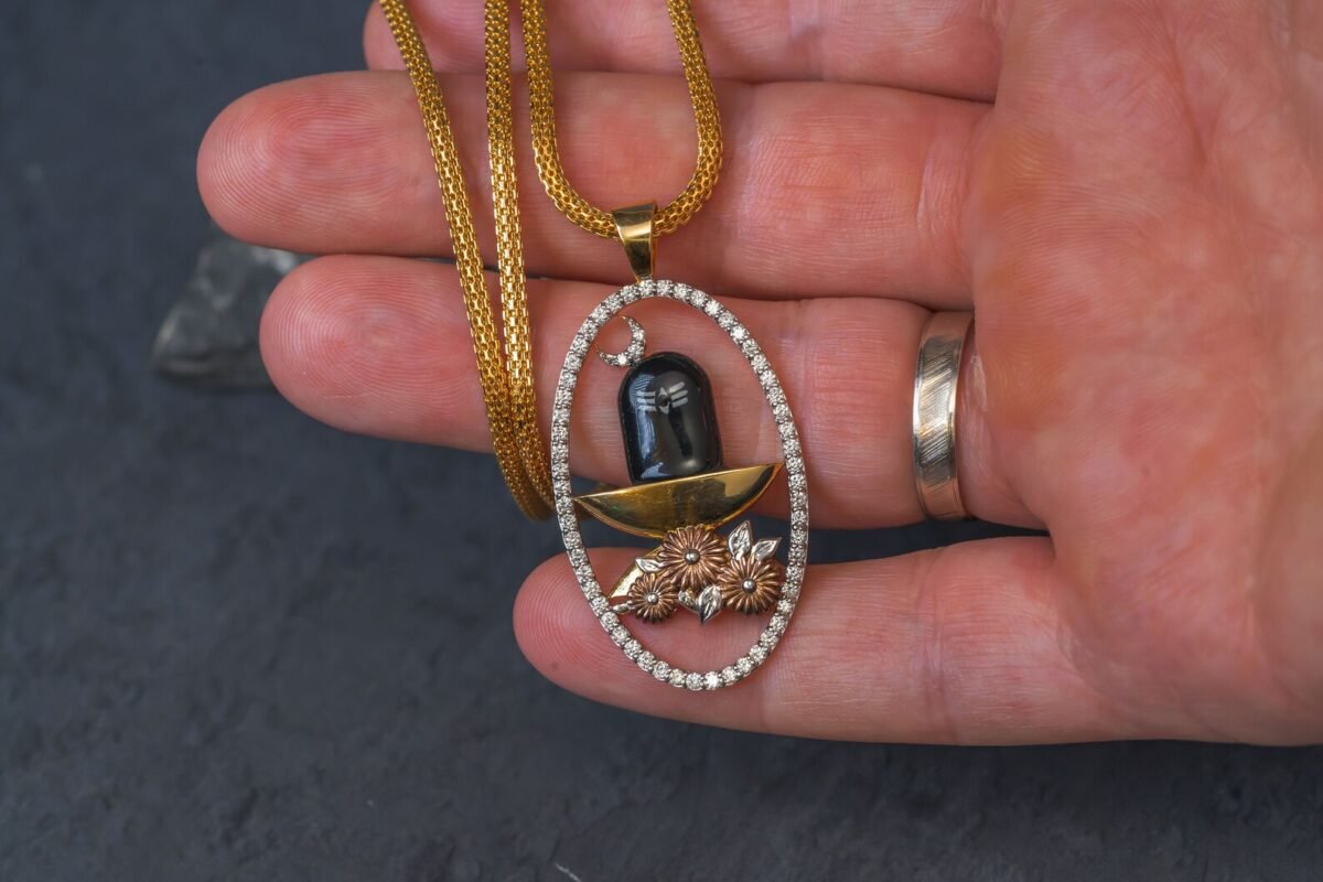 Gold Pendant with daimonds with Gold Chain 22 Carat Lord Shiva/ Shambu/ Mahadev/ Shivalindam