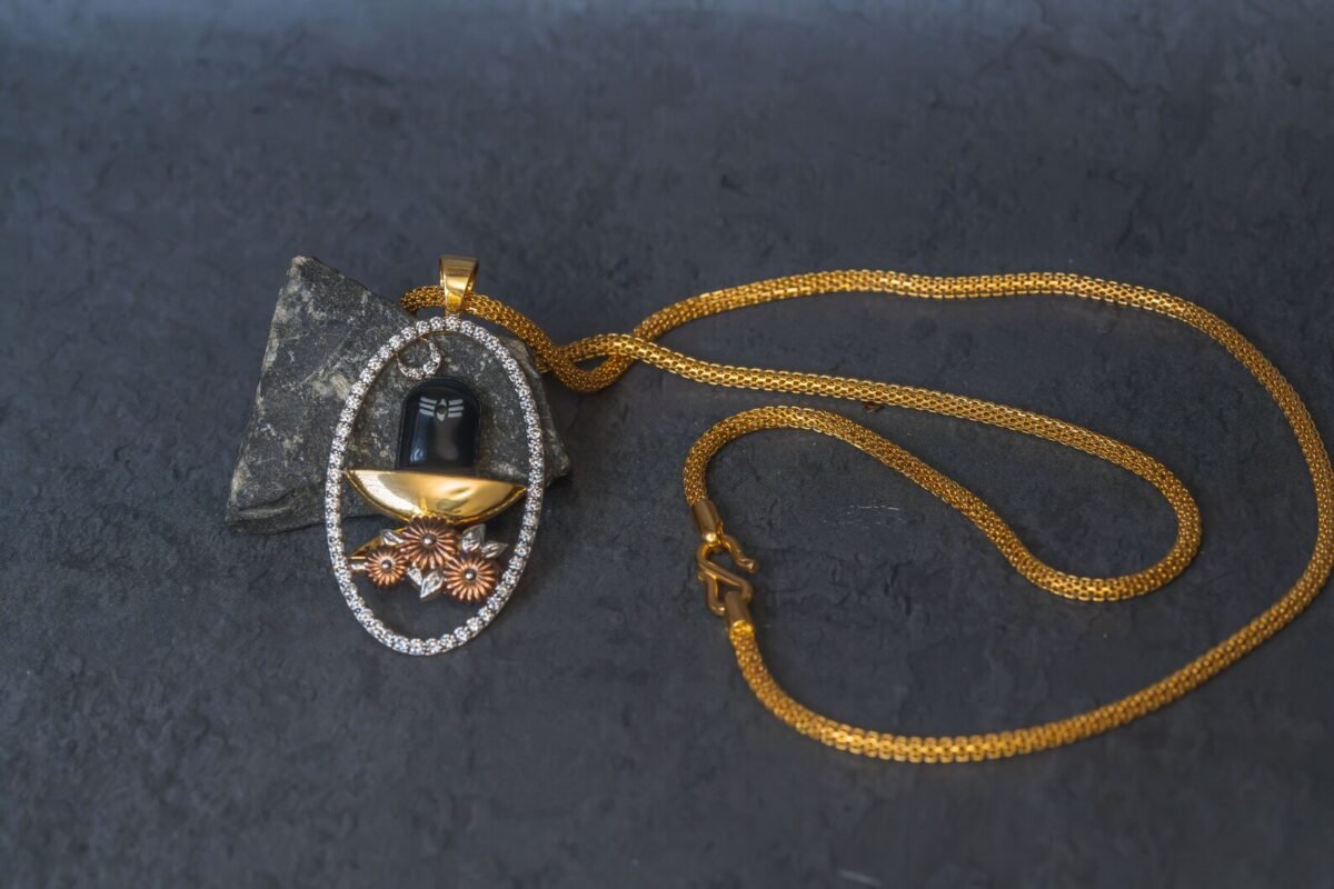 Gold Pendant with daimonds with Gold Chain 22 Carat Lord Shiva/ Shambu/ Mahadev/ Shivalindam