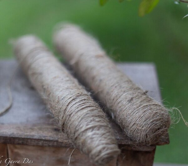 Natural Jute 200 meters ,Twine Hessian Burlap String Cord Rope Untreated Brown Crafts Thin Thick Decorations Gardening Rustic 1mm