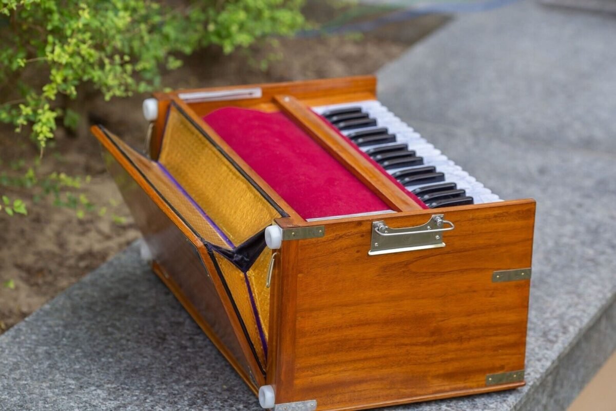 Harmonnium  2.5 Octave, Harmonium for kirtan, Harinam, spiritual music, Hare Krishna, Home Programm