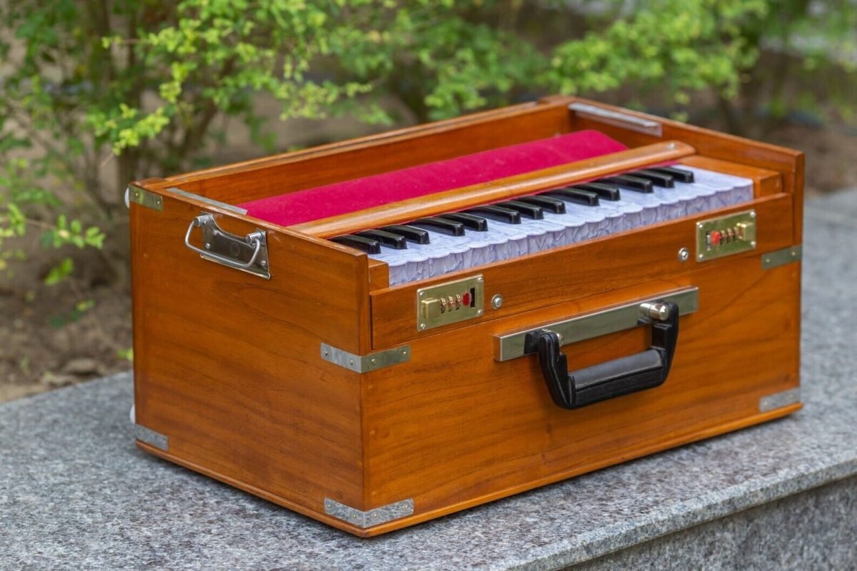 Harmonnium  2.5 Octave, Harmonium for kirtan, Harinam, spiritual music, Hare Krishna, Home Programm