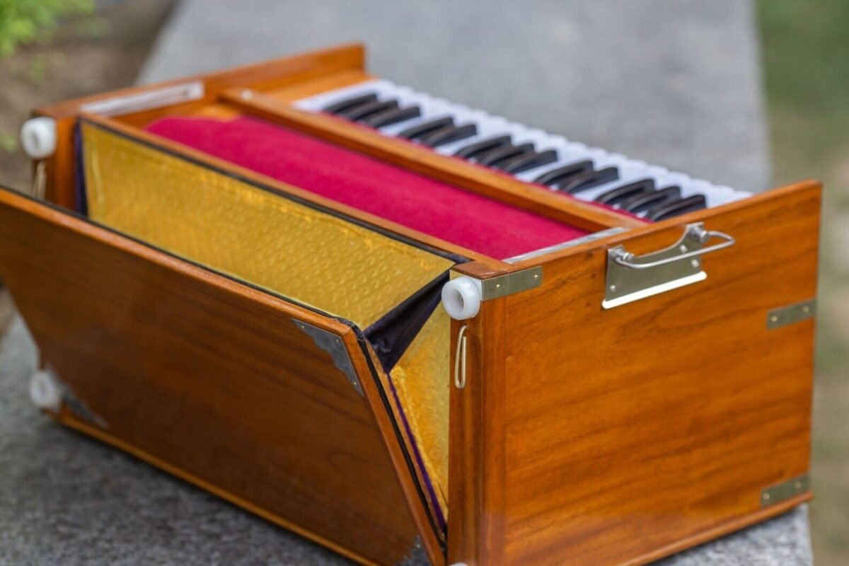 Harmonnium  2.5 Octave, Harmonium for kirtan, Harinam, spiritual music, Hare Krishna, Home Programm