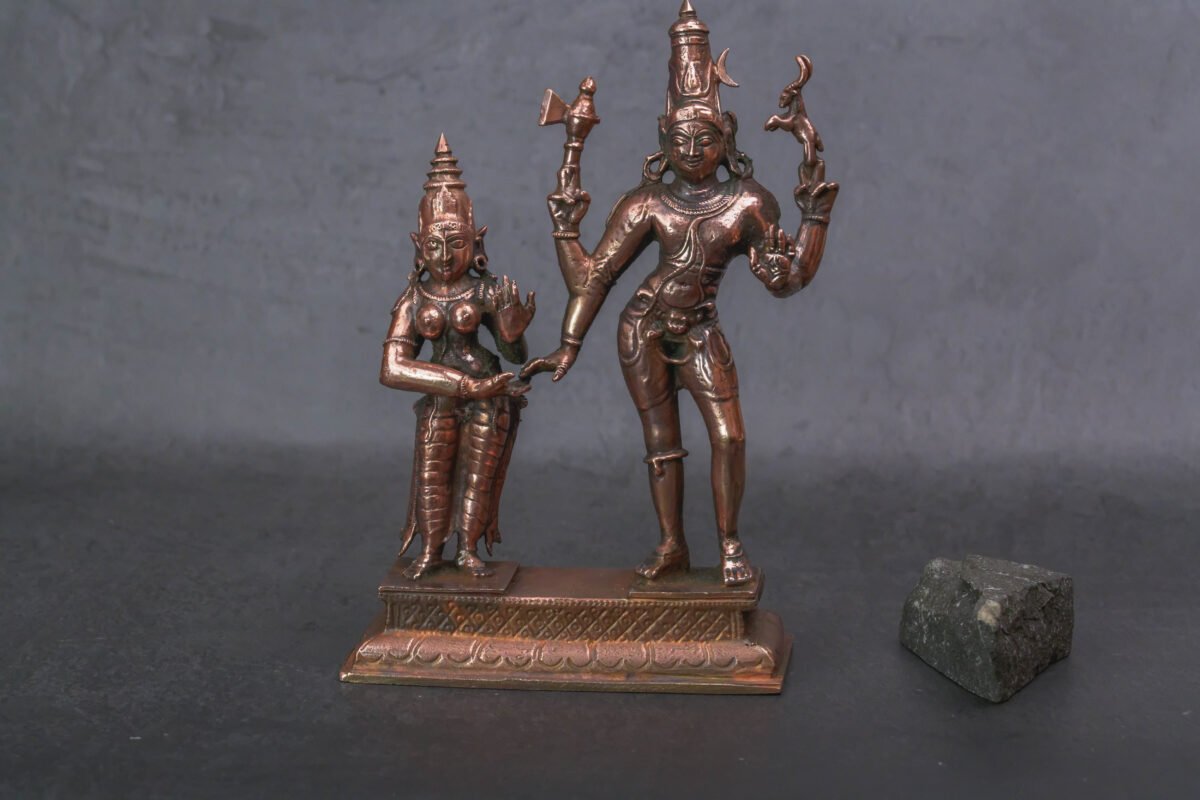 Copper Handmade  Shiva and Parvathi 562 Gram Murti.