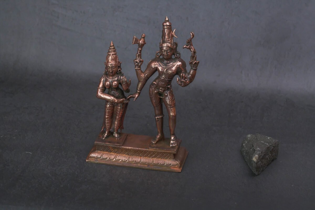 Copper Handmade  Shiva and Parvathi 562 Gram Murti.