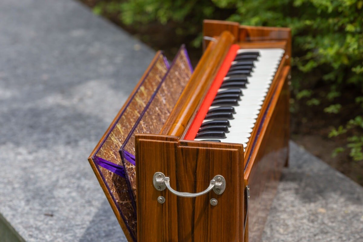 Harmonium musical instruments 3.5 octave with 42 keys, best one with Politana samrat voice