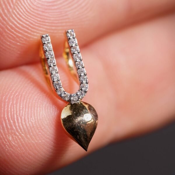 Tilak Gold Pendant  from Mayapur, Radhe Style, Hare Krishna 18 karat