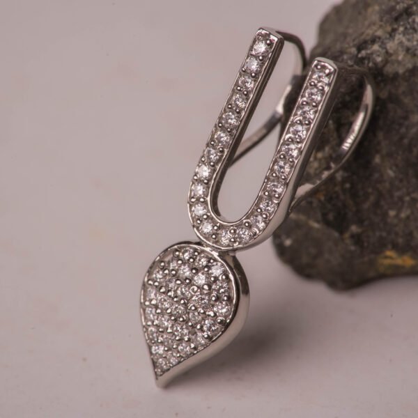 Platinum Vaishnava Tilak Pendant 18mm with Moissanite Stones