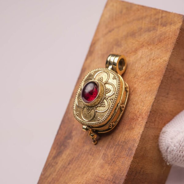 Sacred Nrisimhadev Kavacha Pendant – Panchaloha Protection Amulet with Garnet Stone