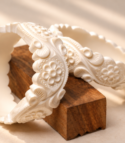 Hand-carved natural conch shell Shankha bangle